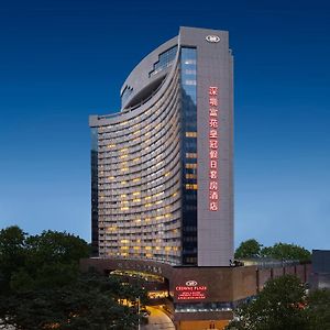 Crowne Plaza Hotel & Suites Landmark Shenzhen, An Ihg Hotel - Nearby Luohu Border, Indoor Heated Swimming Pool, Complimentary Welcome Drink